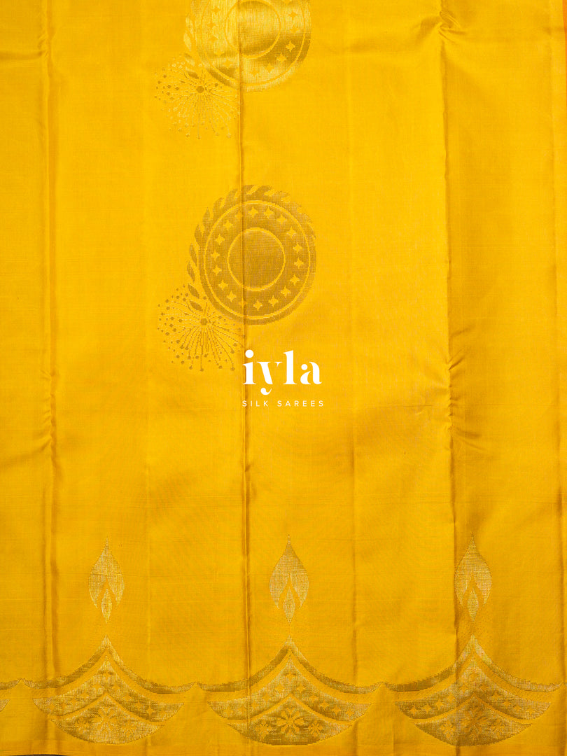 The Nine-Hued Dynamic Diwali Kanjeevaram