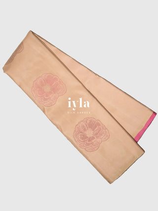 The Amaryllis Colorburst Kanjeevaram in Champagne Beige