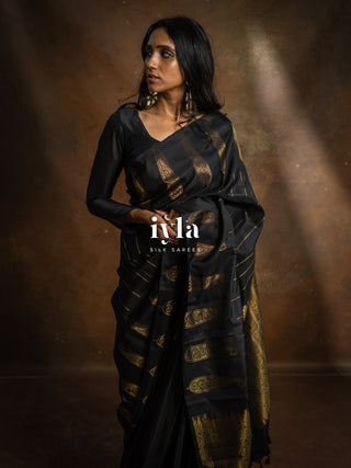 The Obsidian Black Paisley Kanjeevaram