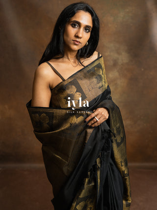 The Black Briar Rose Kanjeevaram