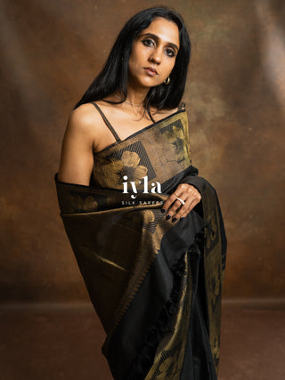 The Black Briar Rose Kanjeevaram