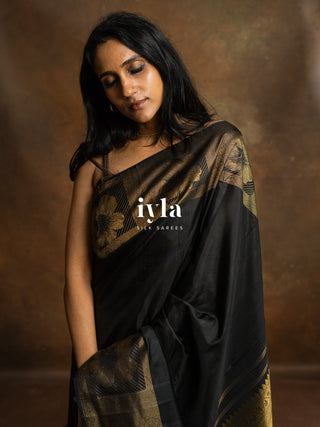 The Black Briar Rose Kanjeevaram