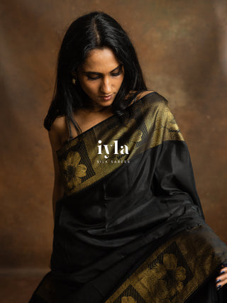 The Black Briar Rose Kanjeevaram