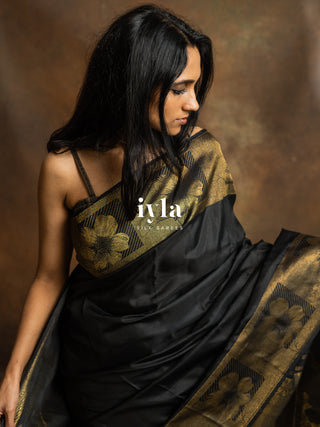 The Black Briar Rose Kanjeevaram