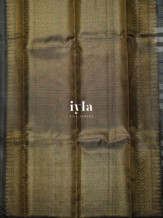 The Burberry Checks Diamond Needle Kanjeevaram