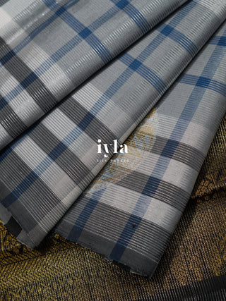 The Burberry Checks Diamond Needle Kanjeevaram