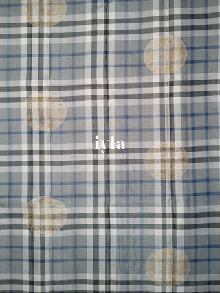 The Burberry Checks Diamond Needle Kanjeevaram