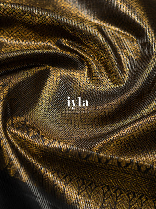 The Burberry Checks Diamond Needle Kanjeevaram