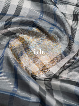 The Burberry Checks Diamond Needle Kanjeevaram