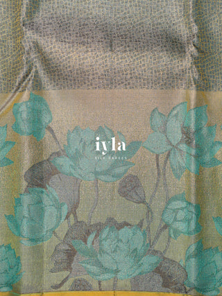 The Exotic Lotus Pond Kanjeevaram Dipped in Gold