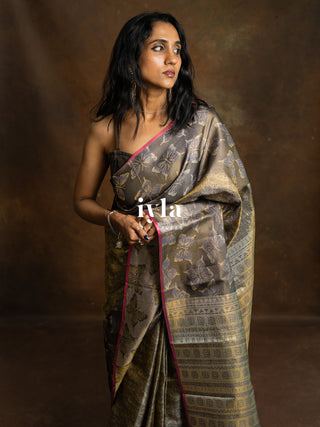 The Social Butterfly Kanjeevaram Dipped in Gold
