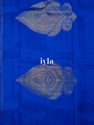 The Butterfly Damask Kanjeevaram in Pure Gold Zari