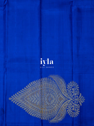 The Butterfly Damask Kanjeevaram in Pure Gold Zari