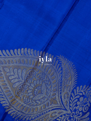The Butterfly Damask Kanjeevaram in Pure Gold Zari