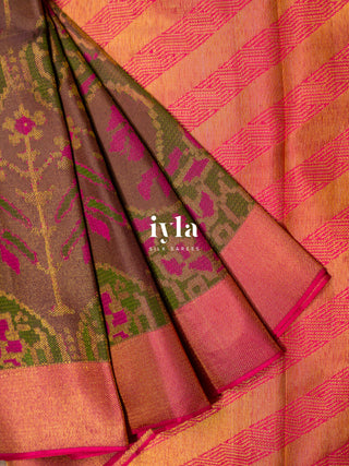 The Ikkat Floral Weave Kanjeevaram in Deep Walnut Brown