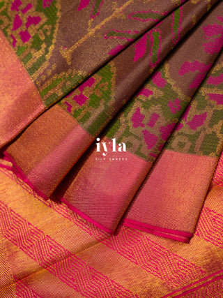 The Ikkat Floral Weave Kanjeevaram in Deep Walnut Brown