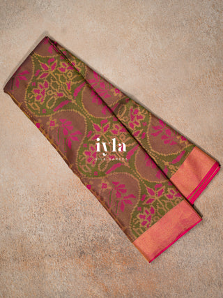 The Ikkat Floral Weave Kanjeevaram in Deep Walnut Brown