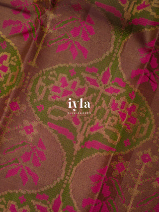 The Ikkat Floral Weave Kanjeevaram in Deep Walnut Brown
