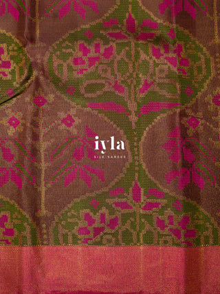 The Ikkat Floral Weave Kanjeevaram in Deep Walnut Brown