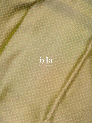 The Periwinkle Kanjeevaram in Champagne Ivory