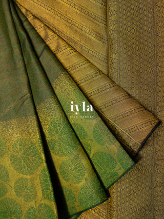 The Tropical Canopy Kanjeevaram in Vintage Emerald