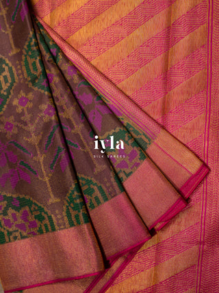 The Ikkat Floral Weave Kanjeevaram in Walnut Brown