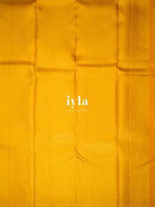The Aura Gold Daisy Delight Kanjeevaram
