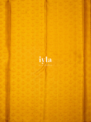 The Aura Gold Daisy Delight Kanjeevaram