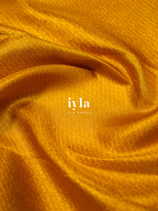 The Aura Gold Daisy Delight Kanjeevaram