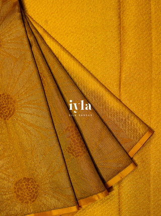 The Aura Gold Daisy Delight Kanjeevaram