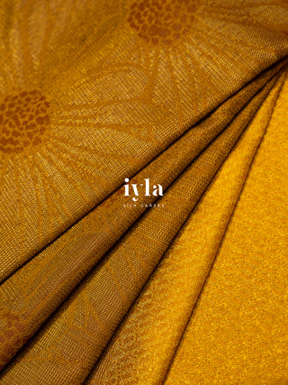 The Aura Gold Daisy Delight Kanjeevaram