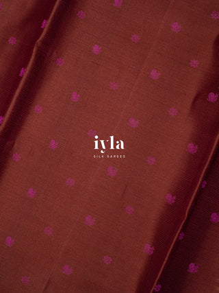 The chestnut Brown Timeless Legacy Weave Kanjeevaram