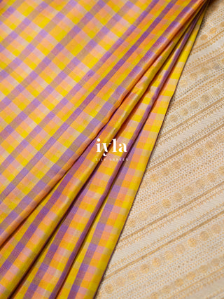 The Pearlescent Calla Lily Color-Burst Kanjeevaram