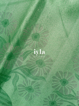 The Vase of Tranquil Daisies Kanjeevaram in Pistachio Green