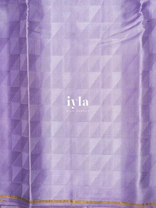 The Geometric Diamond in Lavender Pearl - Breeze Edit