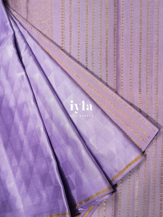 The Geometric Diamond in Lavender Pearl - Breeze Edit