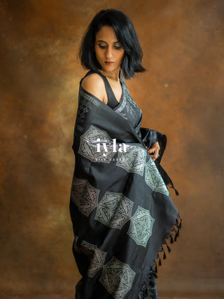 The Black Diamond Glow Kanjeevaram