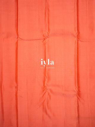 The Aura of Identity with Mountain Dreamscape Pallu
