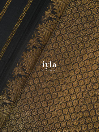 The Obsidian Black Foliage Kanjeevaram