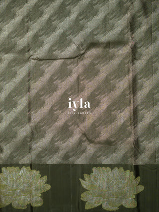 The Woodland Pine Green Lotus Weave Kanjeevaram