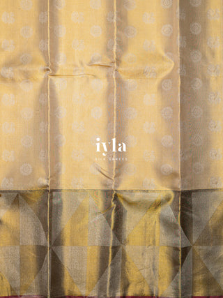 The Timeless Glow Kanjeevaram in Champagne Gold