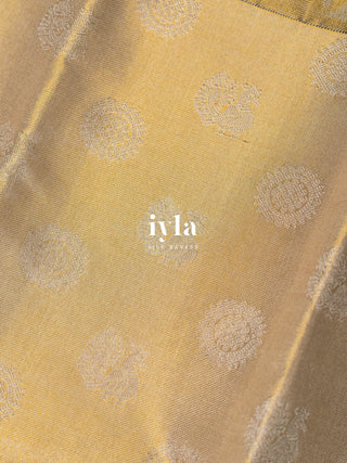 The Timeless Glow Kanjeevaram in Champagne Gold