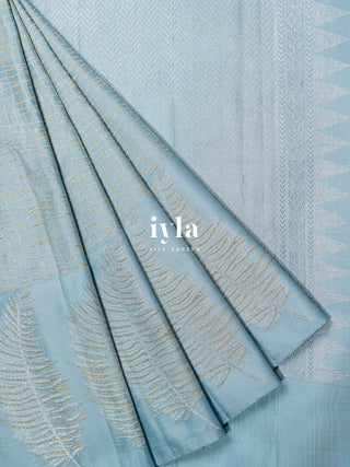 The Hand Drawn Checks Kanjeevaram in Icy Blue