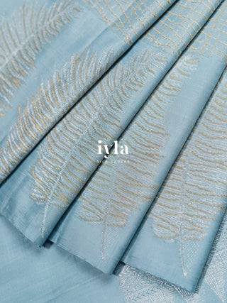 The Hand Drawn Checks Kanjeevaram in Icy Blue