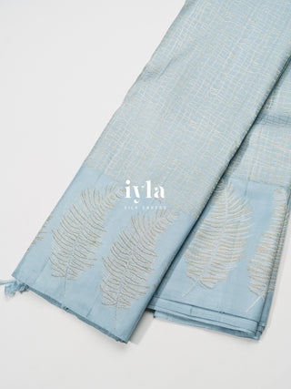 The Hand Drawn Checks Kanjeevaram in Icy Blue