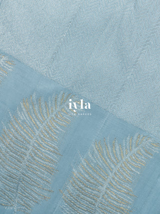 The Hand Drawn Checks Kanjeevaram in Icy Blue