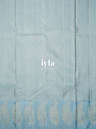 The Hand Drawn Checks Kanjeevaram in Icy Blue