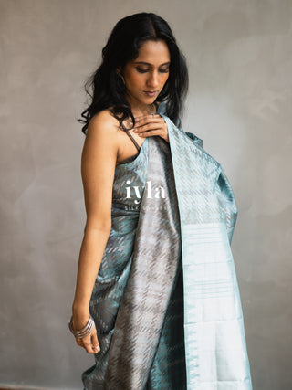 The Signature Houndstooth Kanjeevaram in Cloudy Blue