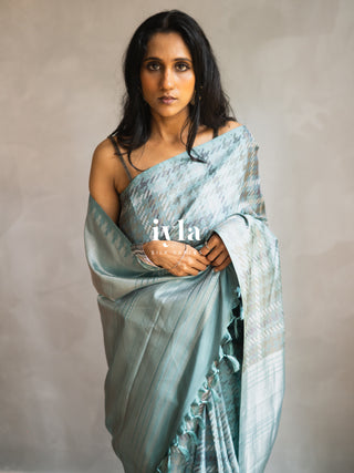 The Signature Houndstooth Kanjeevaram in Cloudy Blue