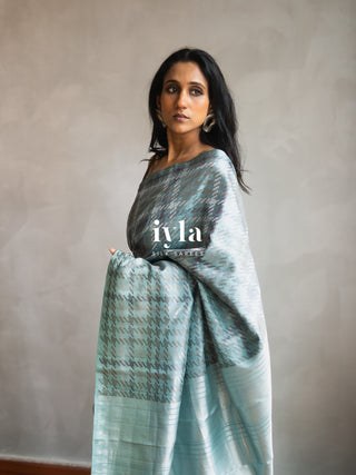 The Signature Houndstooth Kanjeevaram in Cloudy Blue